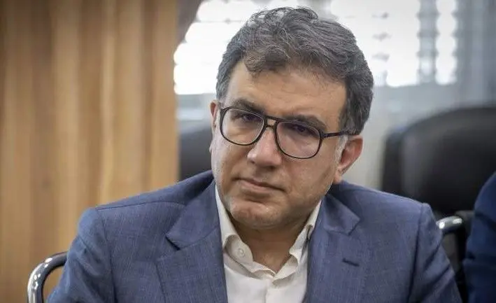 تکذیب شایعه فرار مدیر مالی سابق شرکت نفت/ در تهران هستم
