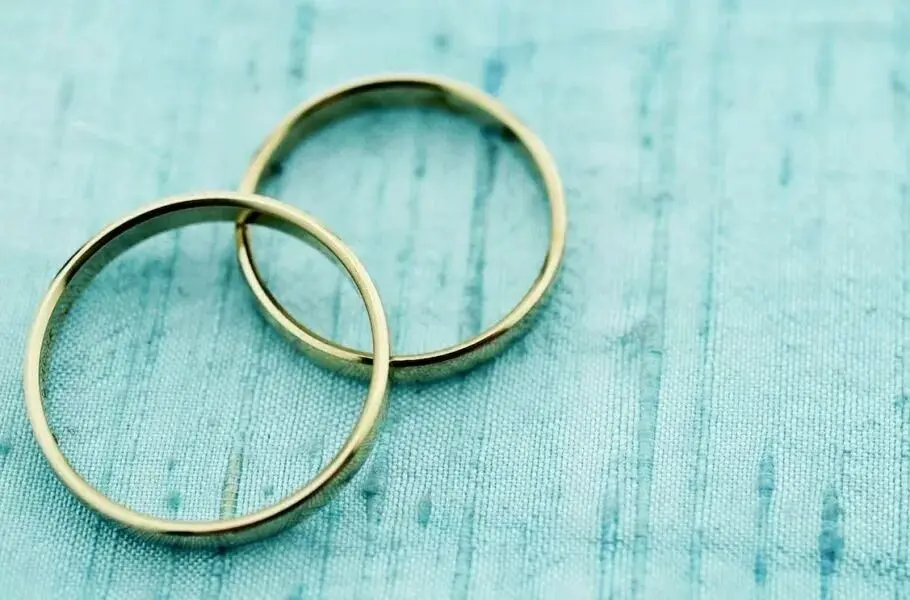 نتایج جالب یک تحقیق: چرا متأهل‌ها از مجردها خوشحال‌ترند؟