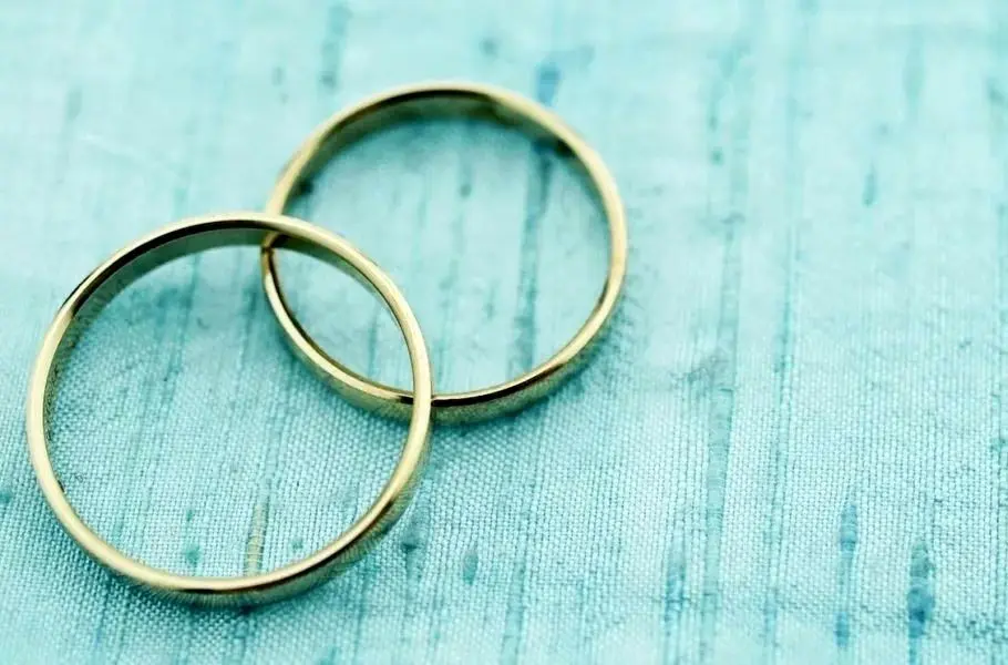 نتایج جالب یک تحقیق: چرا متأهل‌ها از مجردها خوشحال‌ترند؟