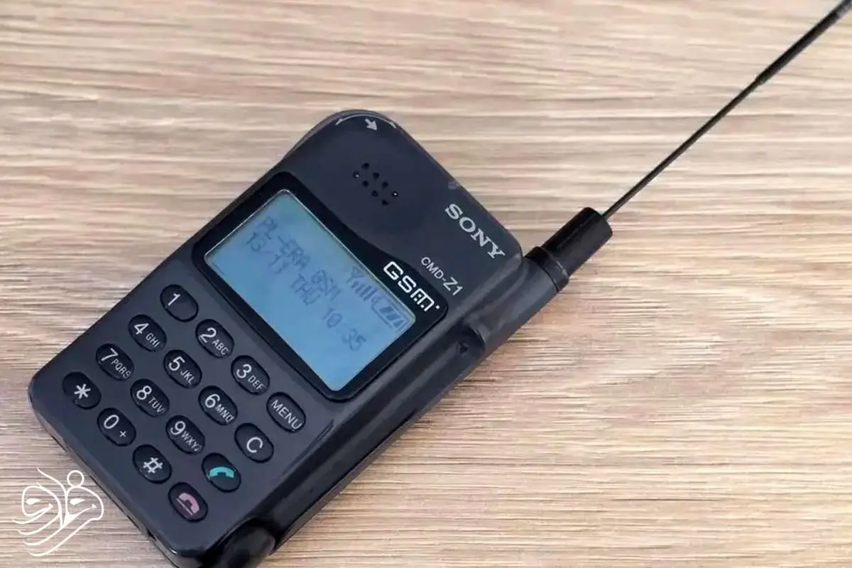 پرچمدار دهه ۹۰ سونی؛ وقتی اپل و سامسونگ هنوز ناشناخته بودند