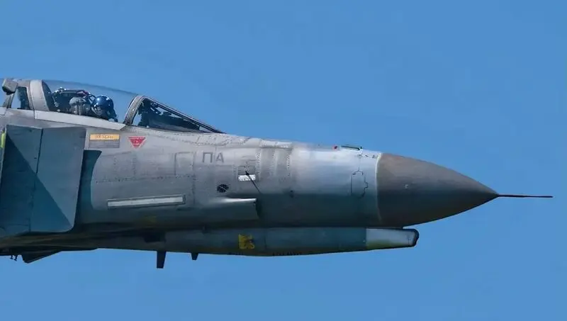 جنگنده 6