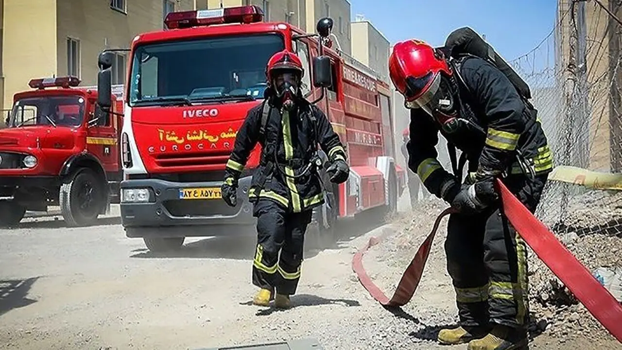 مهار آتش سوزی در یک هتل چهار طبقه در مشهد/ ۴۰ نفر نجات یافتند