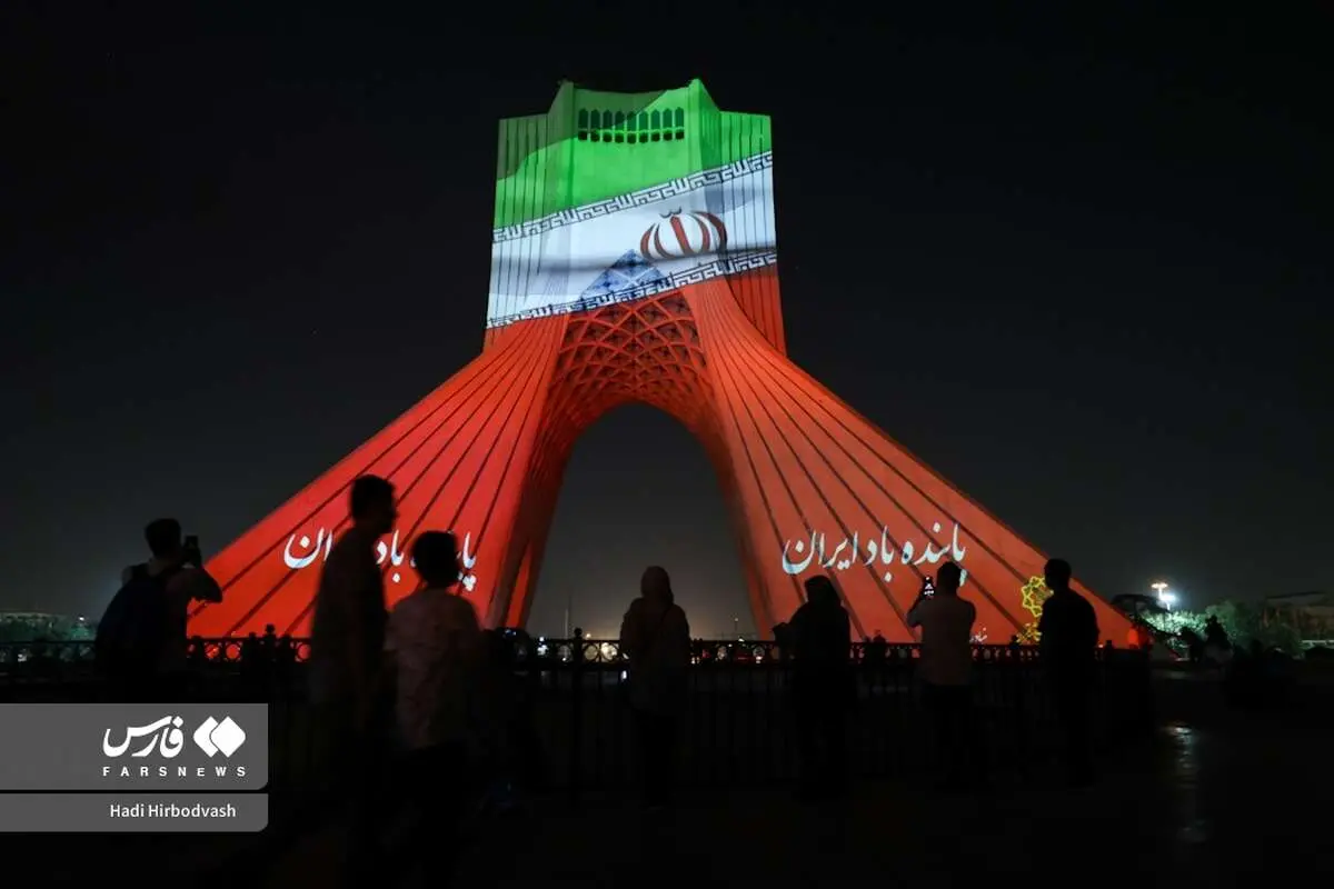 ویدئو مپینگ برج آزادی به یاد شهدای جنگ