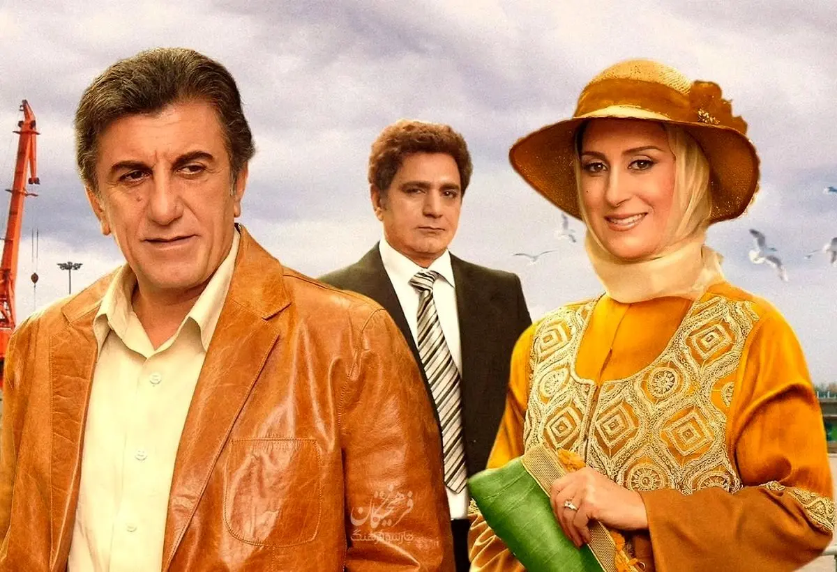چند قاب از فیلم «صد سال به این سال‌ها»