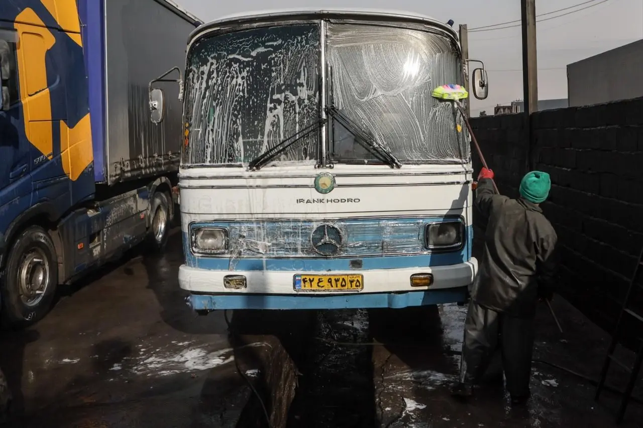 تصاویر؛ پشت‌صحنه کارواش ماشین‌های سنگین