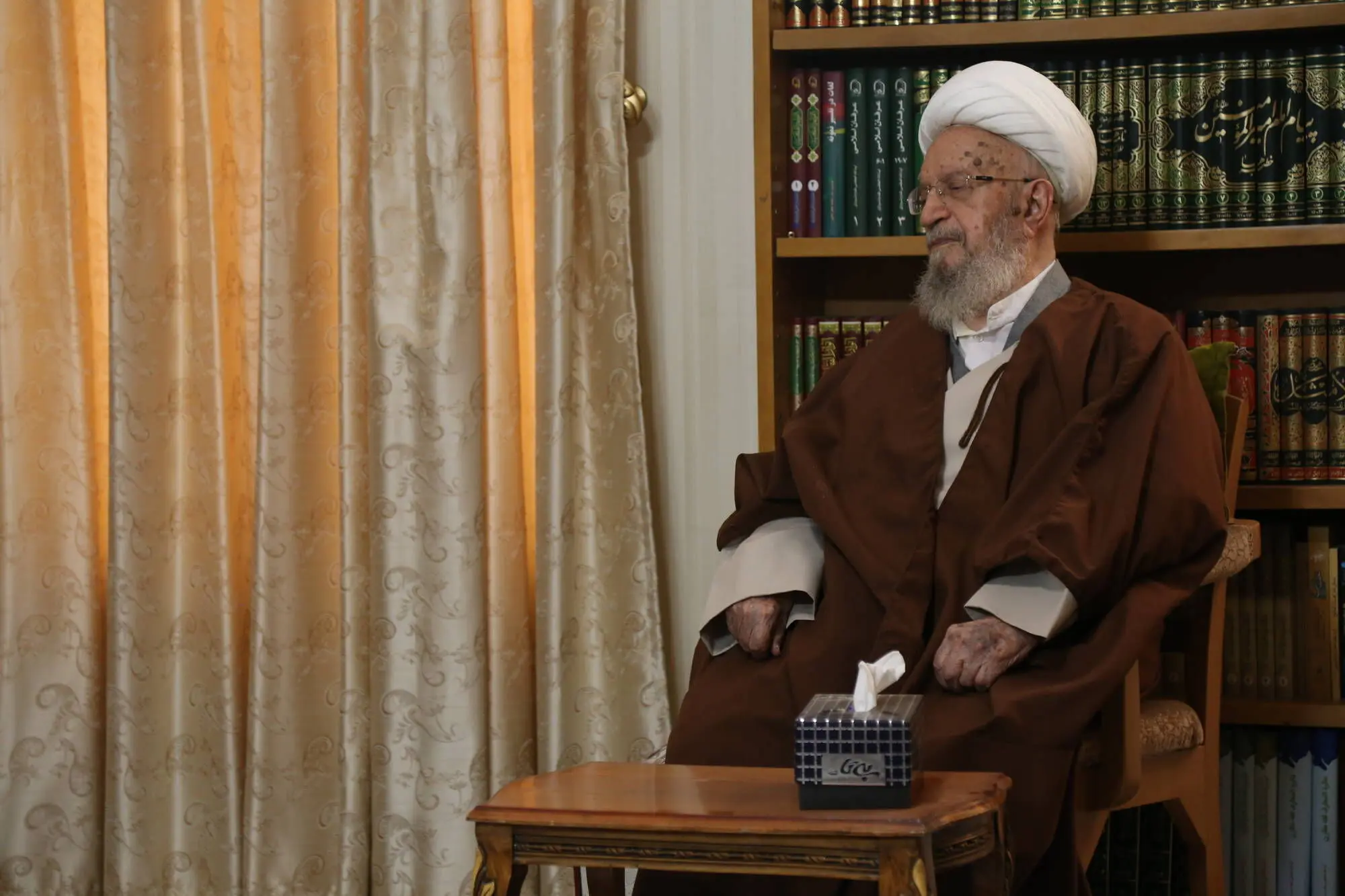 تغییر زمان مجلس ختم رهبر شهید از سوی مکارم شیرازی