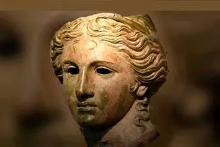 اساطیر ایران؛ آناهیتا، ایزد آب‌های جهان