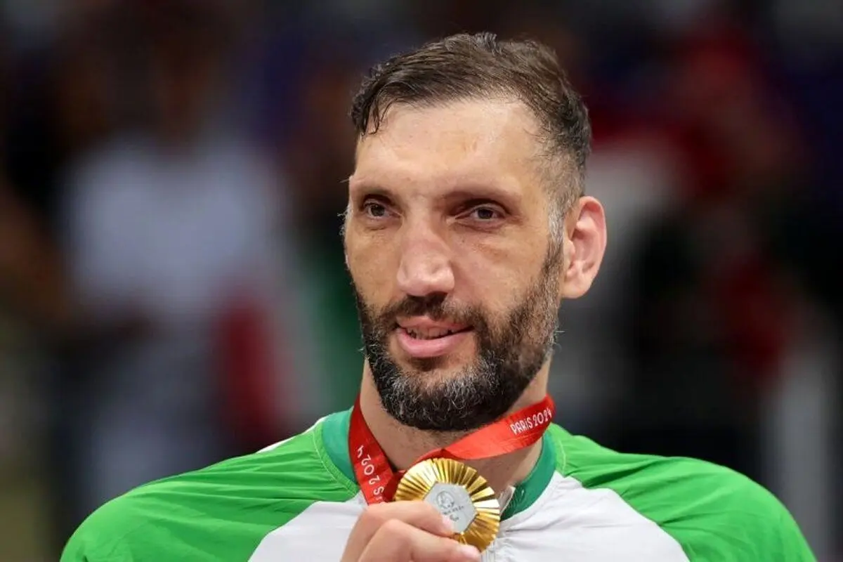 اشک‌های تلخ مرتضی مهرزاد، بلندقامت‌ترین مرد ایران
به یاد مادر مرحومش