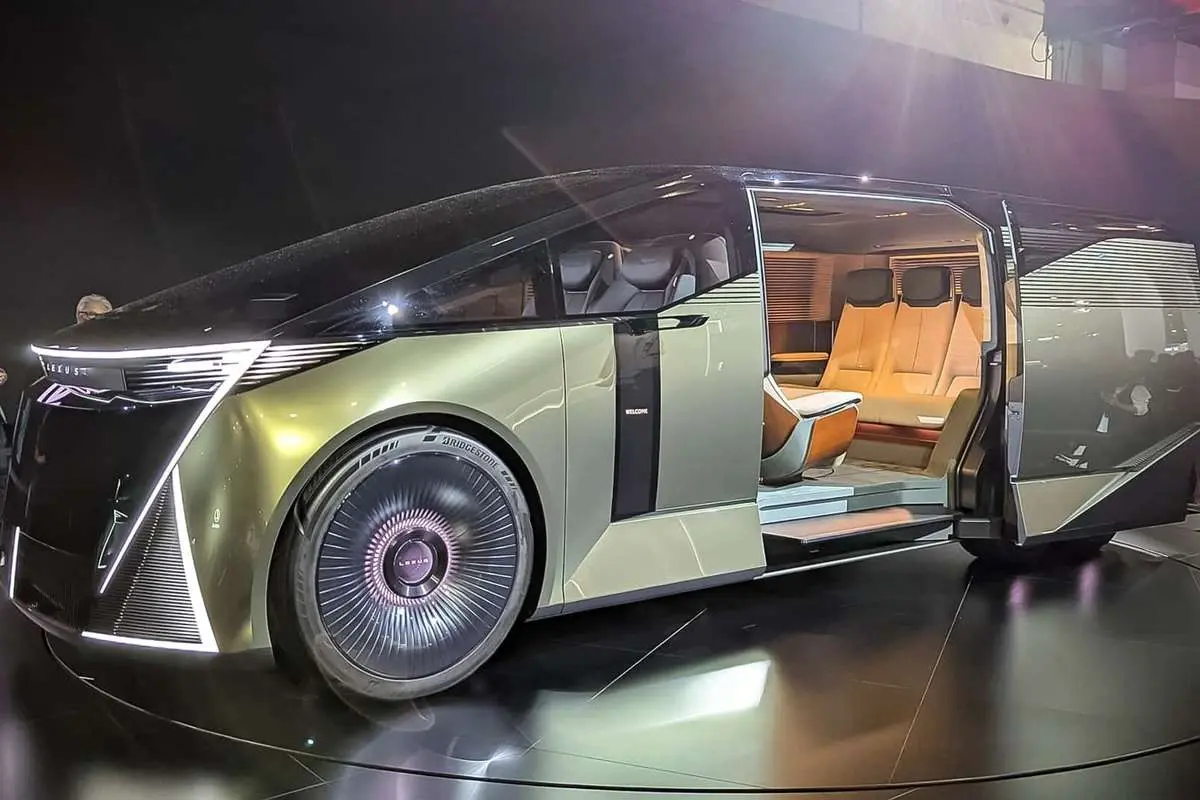 خوش آمد لکسوس به فضای لوکس ششچرخ