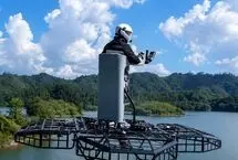 رونمایی از اسکیت‌بورد پرنده در چین