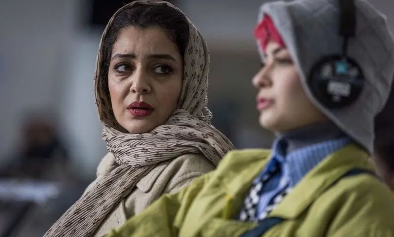 چشم بادومی 