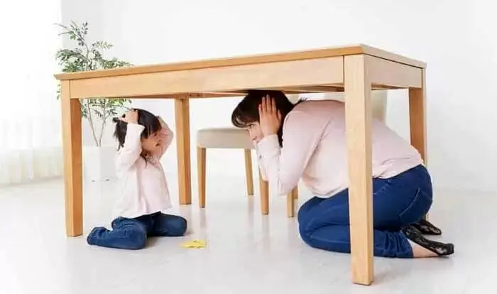 در هنگام شنیدن صدای انفجار چه باید کرد؟