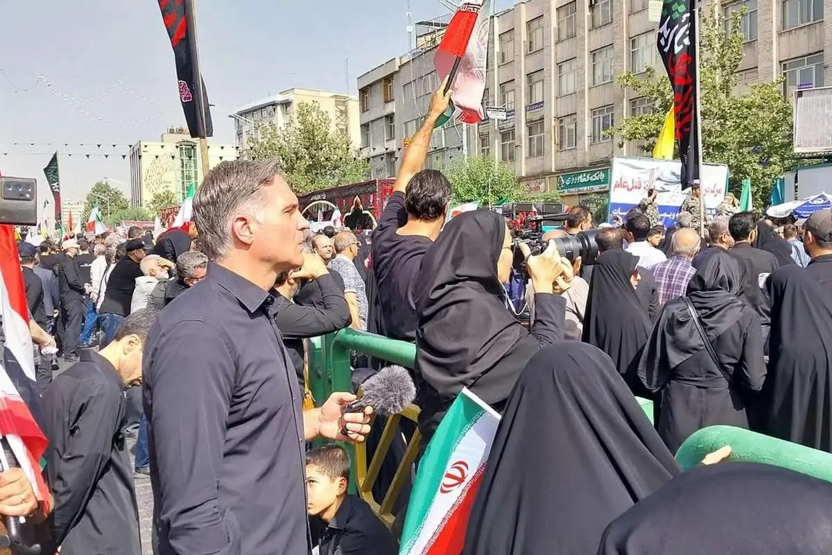 پست اینستاگرامی خبرنگار سیانان از مراسم تشییع شهدا