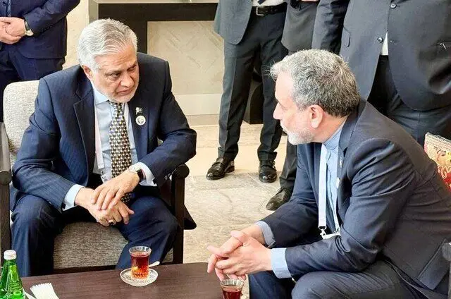 گفت‌وگوی تلفنی عراقچی و اسحاق دار