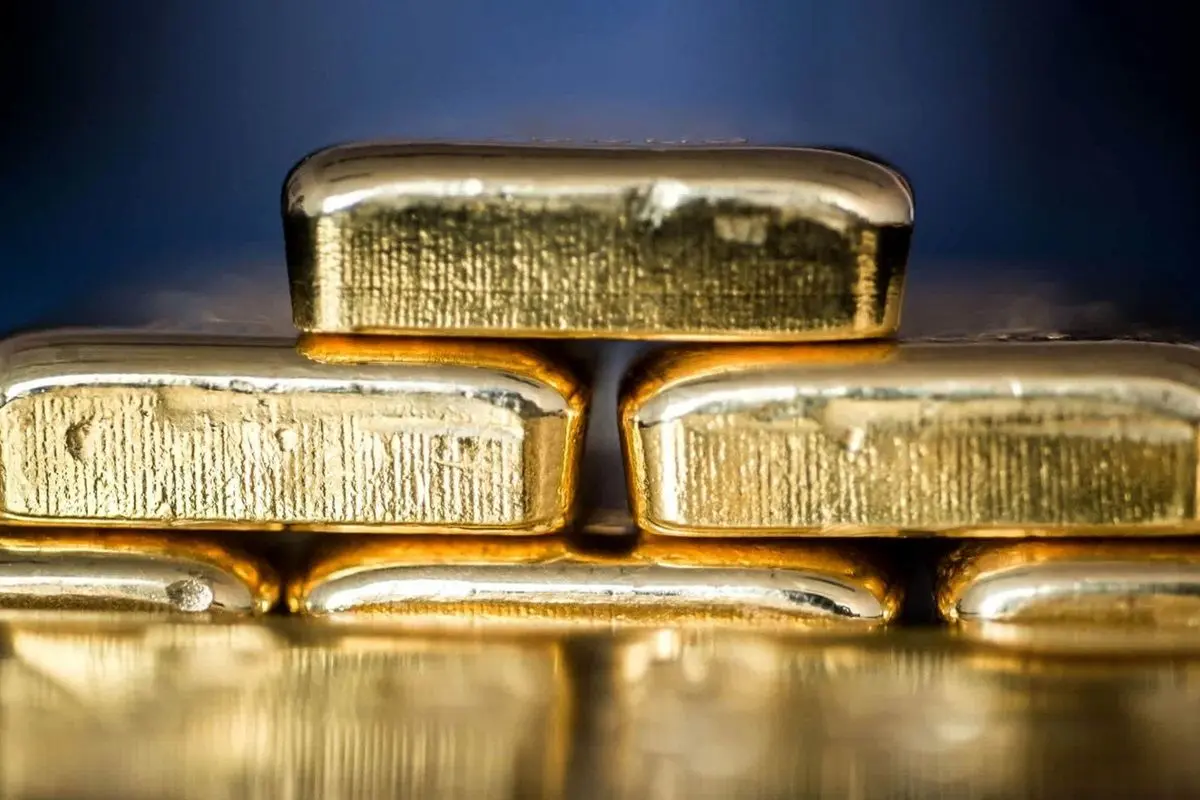 طلای جهانی عقب نشست