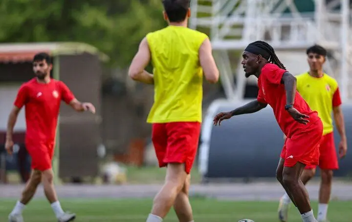 غیبت بیفوما در تمرین پرسپولیس