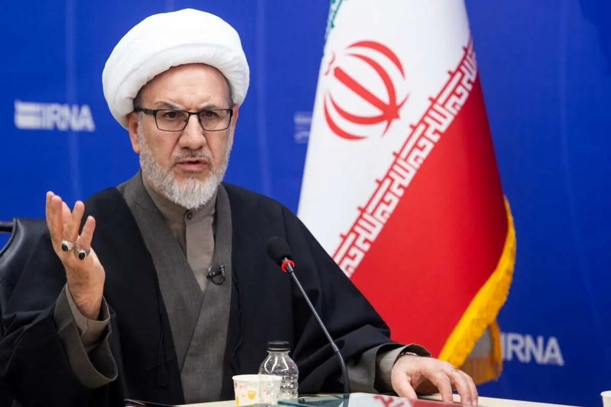 کنایه رحمتاله بیگدلی به رائفی پور؛ این همه گاف را میبینند و باز در حمایت از آنان به مردم هتاکی میکنند!