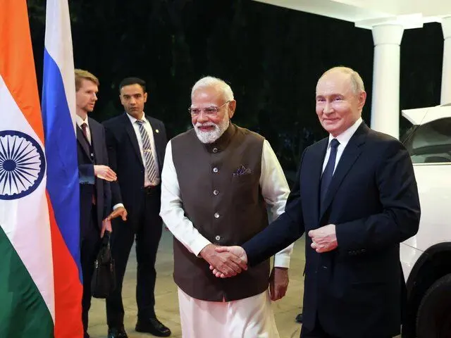 تأکید روسیه و هند بر حل و فصل موضوع هسته‌ای ایران