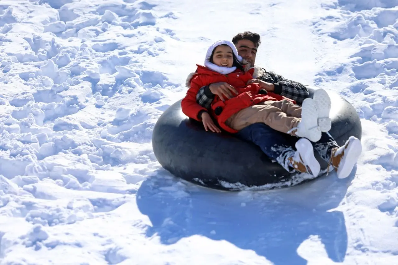 تصاویر؛ تفریحات زمستانی در پیست اسکی بارده