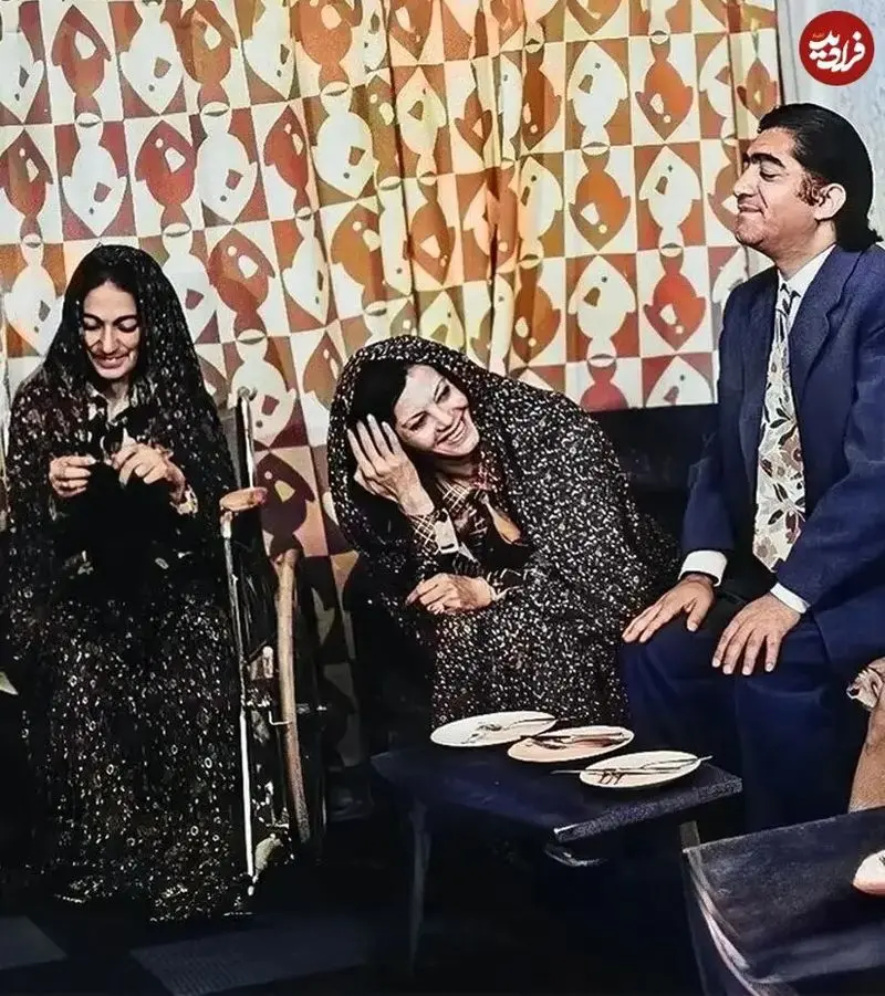 فخری خوروش در کنار عزت‌الله انتظامی