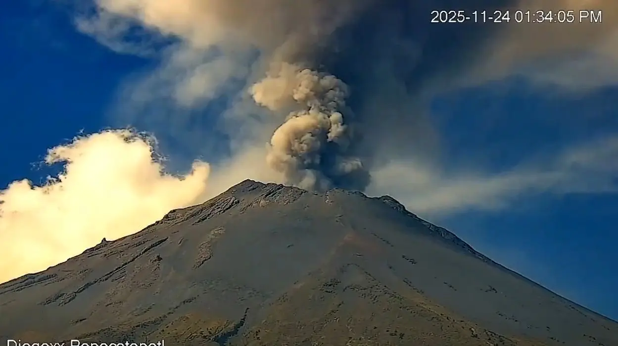 تصاویر خیره‌کننده از فوران آتشفشان پوپوکاتپتل در مکزیک