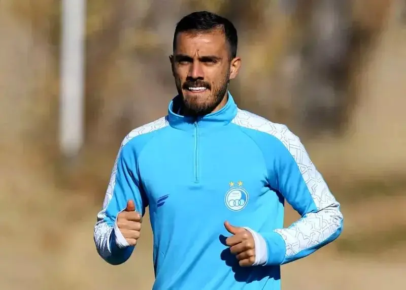 مدافع چپ‌ پای استقلال بعد از مدتها در ترکیب اصلی