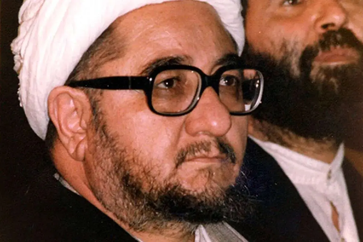 «محمدصادق خلخالی» در یک مسجد در کره شمالی؛ دهه 60