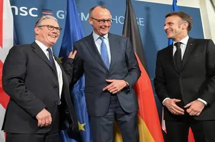 نادیده گرفتن عمدی مکرون توسط صدراعظم آلمان