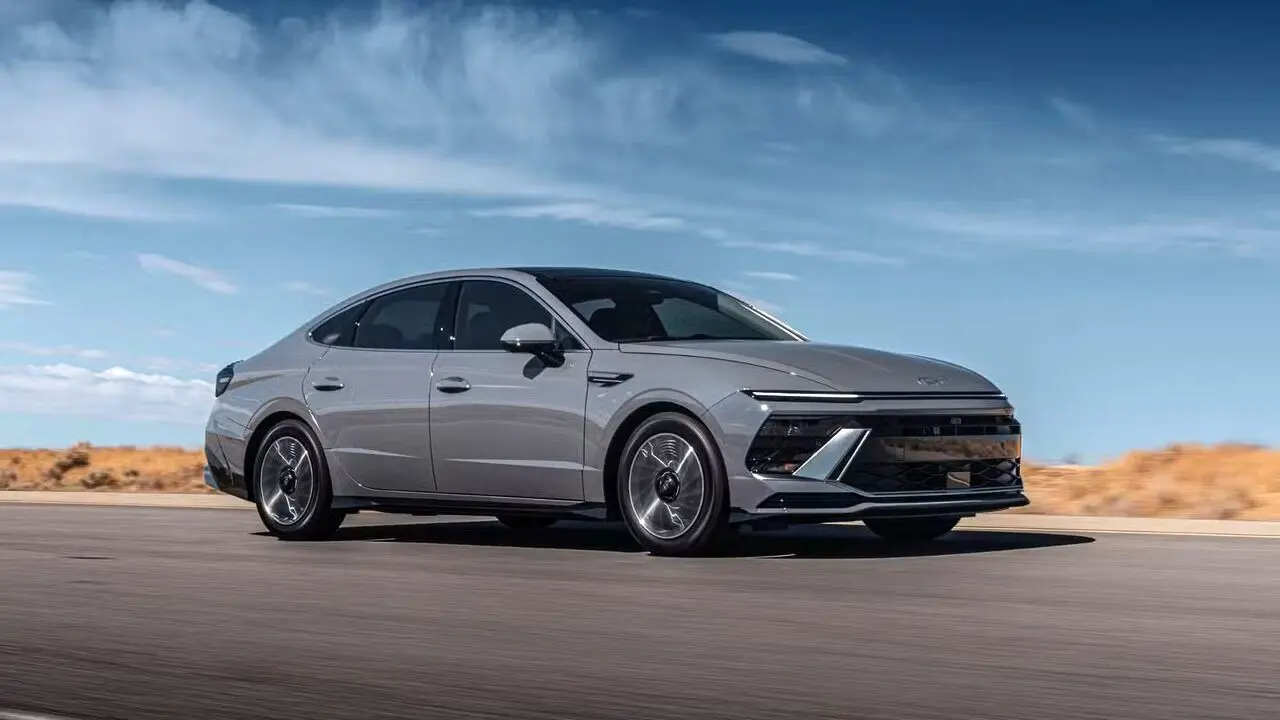 کم‌مصرف‌ترین خودروهای ۲۰۲۶؛ از بنزینی‌ها تا هیبریدهای اقتصادی