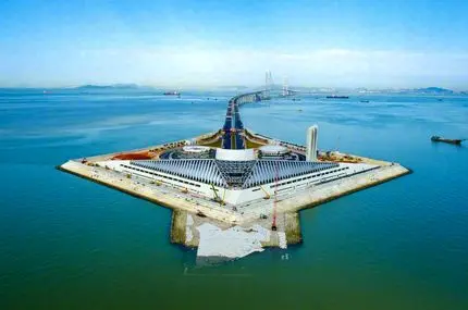 شاهکار مهندسی چین با نمایی شبیه مار کبرا