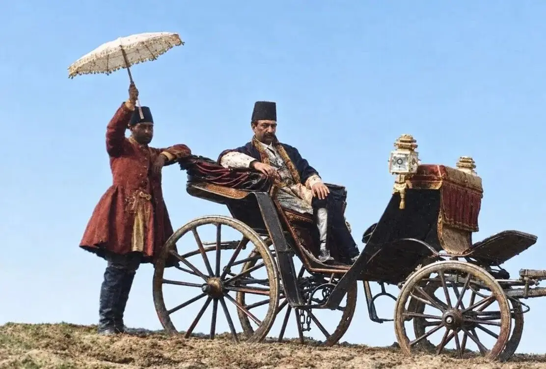  سفر به عصر قاجار؛ از «ملیجک در تالار آینه» تا «ناصرالدین‌شاه لب دریا»