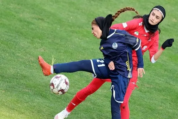 تصاویر؛ دیدار پرسپولیس و یاسام در لیگ برتر فوتبال زنان 
