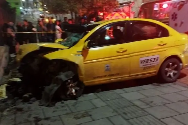 راننده تاکسی مست عابران پیاده را زیر گرفت