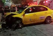 راننده تاکسی مست عابران پیاده را زیر گرفت