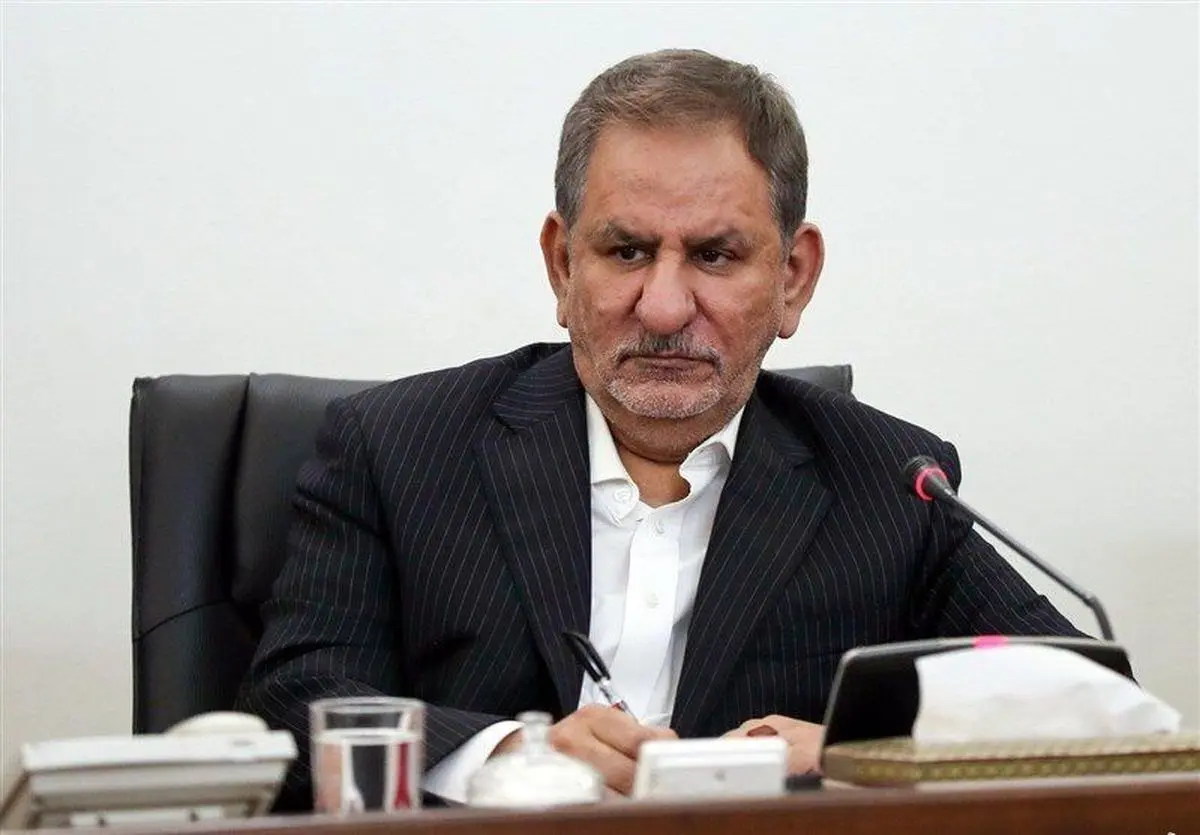 اسحاق جهانگیری در مراسم تشییع رهبر انقلاب