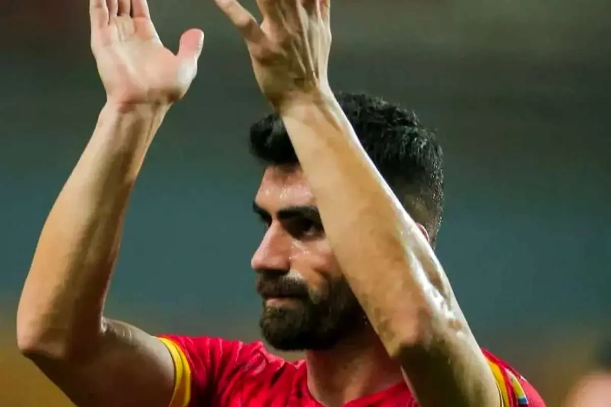 وضعیت عجیب فولاد گل‌محمدی؛ از دقیقه ۲۰ ، ده نفره شد!