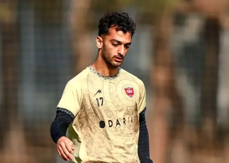 جوان پرحاشیه پرسپولیس همچنان در حسرت بازی!