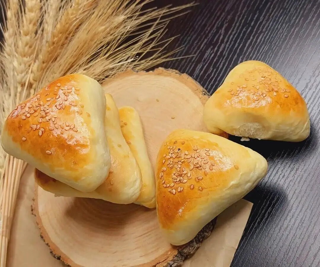فطایر پنیری؛ نان شیرین و نرم با مغز پنیر 

