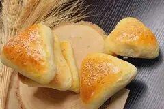 فطایر پنیری؛ نان شیرین و نرم با مغز پنیر 


