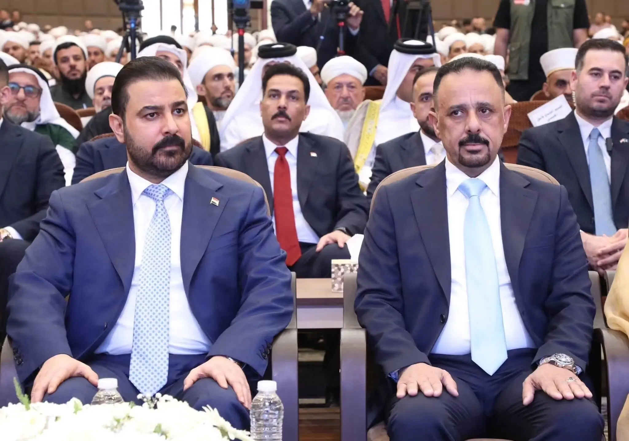 رئیس دیوان اوقاف اهل سنت عراق حین سخنرانی از هوش رفت