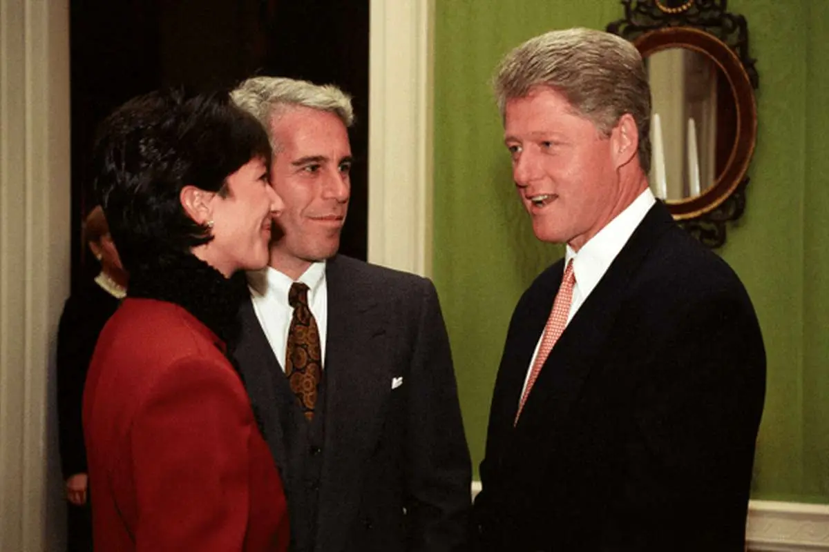 ترامپ پروندۀ اپستین را گردن کلینتون انداخت