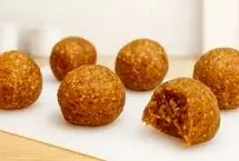 طرز تهیه شیرینی بدون شکر با زرد آلو و گردو