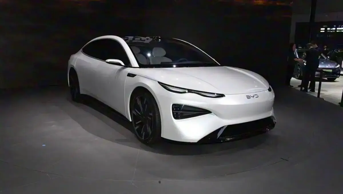 BYD از دو خودروی برقی لوکس رونمایی کرد