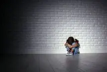 نشانه‌های آزار جنسی در کودکان؛ آنچه والدین باید بدانند