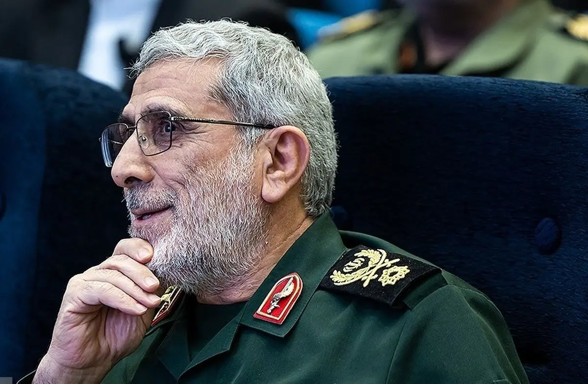 (عکس) بوسه بر پیشانی سردار قاآنی