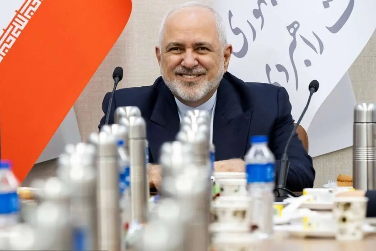 (تصاویر) خنده‌های ظریف در مراسم رونمایی از سیاست‌نامه «راهبرد وفاق»