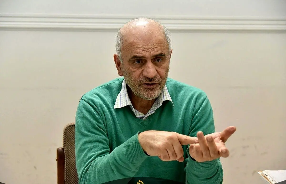 فرشاد مومنی: غم‌انگیز است که یک مدیر کلیدی اقتصادی کشور، بگوید تورم به من ربط ندارد