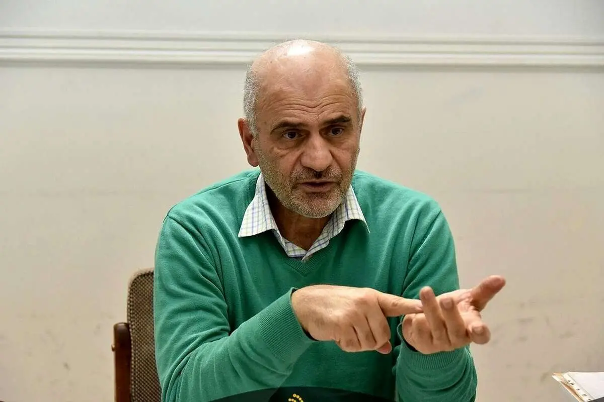 فرشاد مومنی: غم‌انگیز است که یک مدیر کلیدی اقتصادی کشور، بگوید تورم به من ربط ندارد