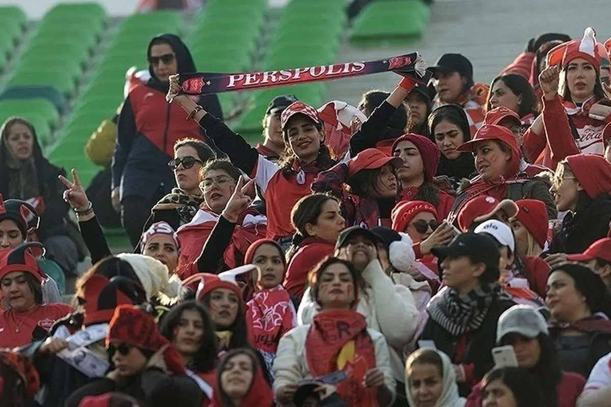 ۲ تماشاگر زن مسابقه پرسپولیس و تراکتور بازداشت شدند