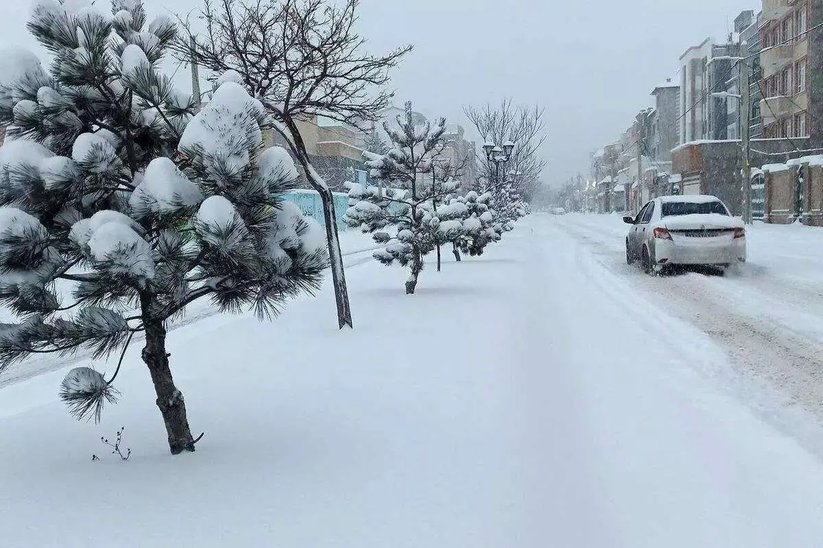 کولاک برف، باران و سرما پیشروی ایران